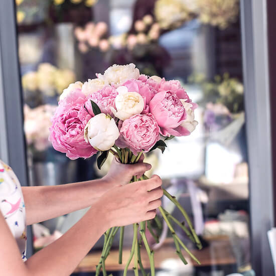 Pfingstrosenstrauß vom Floristen – Blumenlieferung Schweiz