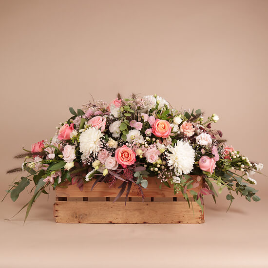 Rosa-weiße Trauergarbe – Blumenlieferung Schweiz